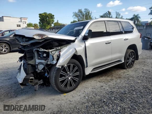✅ 2018 Lexus LX 570 • VIN: JTJHY7AX6J4279154 • Lot: 87444804. Listed on Copart with 96,716 mi. Free auction sales archive from the USA and detailed vehicle history report at DreamBid. Image 1.