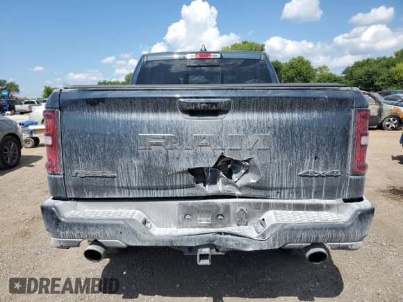 2025 Ram 1500 Rebel z VIN 1C6SRFLP9SN724227, wystawiony jako Copart lot #70583185 z przebiegiem 6 009 mil mil oraz Szkoda całkowita • Salvage title. Historia ofert i sprzedaży dostępna na DreamBid. Obrazek 6.