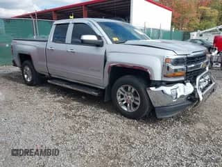 2019 Chevrolet Silverado 1500 LT z VIN 2GCVKPEC7K1173016, wystawiony jako IAAI lot #43286161 z przebiegiem 100 427 mil mil oraz . Historia ofert i sprzedaży dostępna na DreamBid. Obrazek 1.