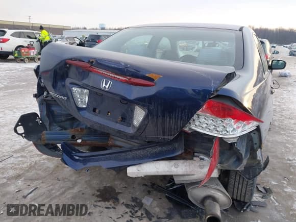 ✅ 2007 Honda Accord VP • VIN: 1HGCM55127A019669 • Lot: 41381981. Wystawiony na IAAI z przebiegiem 174 245 mil. Bezpłatny archiwum sprzedaży aukcyjnych z USA i szczegółowy raport historii pojazdu na DreamBid. Zdjęcie 16.