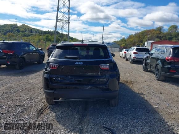 ✅ 2022 Jeep Compass Limited • VIN: 3C4NJDCB3NT130761 • Lot: 43435850. Wystawiony na IAAI z przebiegiem 43 578 mil. Bezpłatny archiwum sprzedaży aukcyjnych z USA i szczegółowy raport historii pojazdu na DreamBid. Zdjęcie 17.