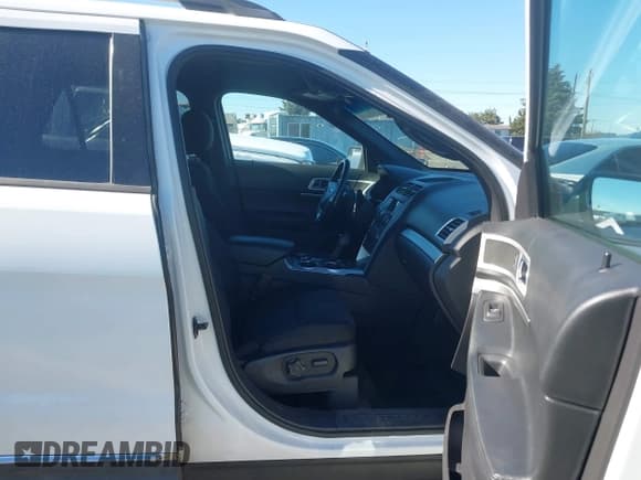 ✅ 2013 Ford Explorer XLT • VIN: 1FM5K8D81DGC46062 • Lot: 43333580. Wystawiony na IAAI z przebiegiem 132 401 mil. Bezpłatny archiwum sprzedaży aukcyjnych z USA i szczegółowy raport historii pojazdu na DreamBid. Zdjęcie 5.