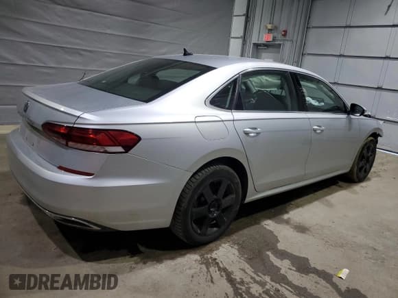 ✅ 2020 Volkswagen Passat SE • VIN: 1VWWA7A37LC005706 • Lot: 51041245. Listed on Copart with 107,275 mi. Free auction sales archive from the USA and detailed vehicle history report at DreamBid. Image 3.