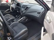 ✅ 2016 Hyundai Veloster Turbo • VIN: KMHTC6AE8GU255625 • Lot: 41479623. Wystawiony na IAAI z przebiegiem 94 011 mil. Bezpłatny archiwum sprzedaży aukcyjnych z USA i szczegółowy raport historii pojazdu na DreamBid. Zdjęcie 5.