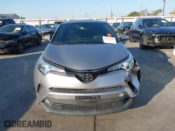 ✅ 2018 Toyota C-HR XLE • VIN: NMTKHMBX1JR015400 • Lot: 43336797. Wystawiony na IAAI z przebiegiem 31 945 mil. Bezpłatny archiwum sprzedaży aukcyjnych z USA i szczegółowy raport historii pojazdu na DreamBid. Zdjęcie 13.