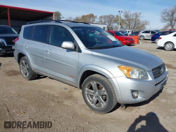 ✅ 2012 Toyota RAV4 Sport • VIN: JTMRF4DV9C5050633 • Лот: 43581051. Опубликован ранее на IAAI с пробегом 182 022 миль. Бесплатный доступ к архиву аукционных продаж из США и подробный отчёт об истории автомобиля на DreamBid. Изображение 1.