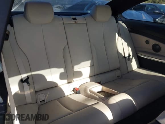 ✅ 2015 BMW 4 Series 435i • VIN: WBA3R1C55FK193269 • Lot: 42222513. Wystawiony na IAAI z przebiegiem 59 702 mil. Bezpłatny archiwum sprzedaży aukcyjnych z USA i szczegółowy raport historii pojazdu na DreamBid. Zdjęcie 8.