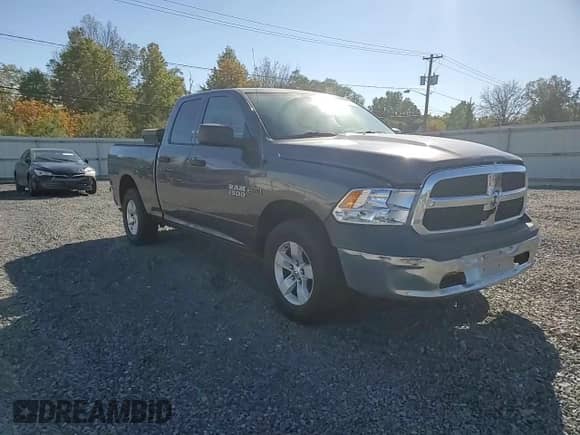 2014 Ram 1500 Tradesman z VIN 1C6RR7FM1ES338428, wystawiony jako Copart lot #82249045 z przebiegiem 278 348 mil mil oraz Szkoda całkowita • Salvage title. Historia ofert i sprzedaży dostępna na DreamBid. Obrazek 13.