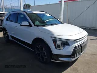 ✅ 2023 Kia Niro EX • VIN: KNDCR3LEXP5043592 • Lot: 42002033. Wystawiony na IAAI z przebiegiem 56 552 mil. Bezpłatny archiwum sprzedaży aukcyjnych z USA i szczegółowy raport historii pojazdu na DreamBid. Zdjęcie 1.