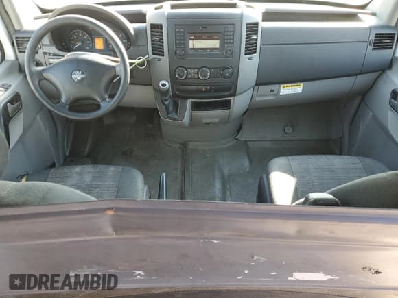 ✅ 2016 Freightliner Sprinter • VIN: WDYPE8DD6GP340545 • Lot: 84543425. Wystawiony na Copart z przebiegiem 289 689 mil. Bezpłatny archiwum sprzedaży aukcyjnych z USA i szczegółowy raport historii pojazdu na DreamBid. Zdjęcie 8.