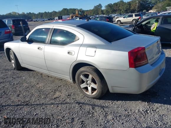 ✅ 2008 Dodge Charger • VIN: 2B3KA43G48H190612 • Lot: 43555017. Wystawiony na IAAI z przebiegiem 215 794 mil. Bezpłatny archiwum sprzedaży aukcyjnych z USA i szczegółowy raport historii pojazdu na DreamBid. Zdjęcie 3.