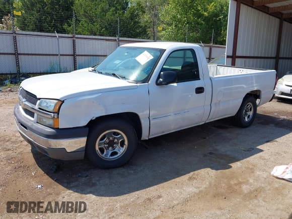 ✅ 2004 Chevrolet Silverado 1500 LS • VIN: 1GCEC14T74E402615 • Лот: 43250842. Опубликован ранее на IAAI с пробегом 232 334 миль. Бесплатный доступ к архиву аукционных продаж из США и подробный отчёт об истории автомобиля на DreamBid. Изображение 2.
