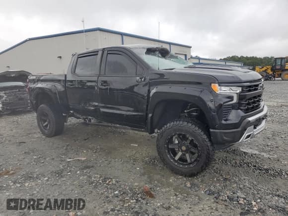 ✅ 2024 Chevrolet Silverado 1500 RST • VIN: 2GCUDEEDXR1156708 • Lot: 83778775. Wystawiony na Copart z przebiegiem 12 232 mil. Bezpłatny archiwum sprzedaży aukcyjnych z USA i szczegółowy raport historii pojazdu na DreamBid. Zdjęcie 4.