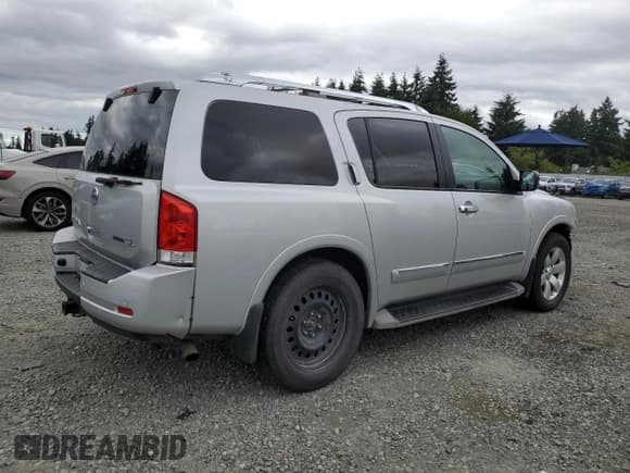 ✅ 2013 Nissan Armada SV • VIN: 5N1BA0NDXDN602247 • Лот: 60524945. Опубликован ранее на Copart с пробегом 165 660 миль. Бесплатный доступ к архиву аукционных продаж из США и подробный отчёт об истории автомобиля на DreamBid. Изображение 3.