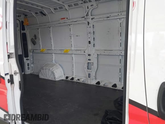 ✅ 2020 Ram ProMaster Cargo • VIN: 3C6URVJG9LE116137 • Lot: 42784591. Listed on IAAI with 184,768 mi. Free auction sales archive from the USA and detailed vehicle history report at DreamBid. Image 8.