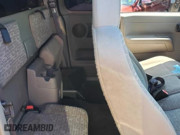 ✅ 2008 Isuzu i-Series S • VIN: 1GGCS199X88702109 • Lot: 64728575. Listed on Copart with 143,238 mi. Free auction sales archive from the USA and detailed vehicle history report at DreamBid. Image 6.