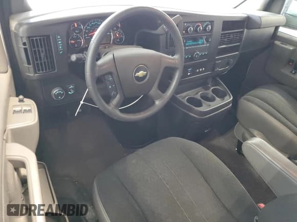 ✅ 2021 Chevrolet Express Cargo • VIN: 1GCWGAF75M1239804 • Lot: 50425265. Listed on Copart with 33,171 mi. Free auction sales archive from the USA and detailed vehicle history report at DreamBid. Image 8.