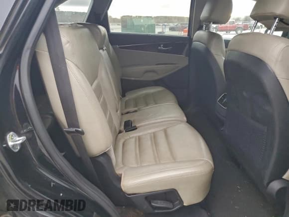 ✅ 2017 Kia Sorento EX • VIN: 5XYPHDA58HG323954 • Лот: 94382435. Опубликован ранее на Copart с пробегом 164 525 миль. Бесплатный доступ к архиву аукционных продаж из США и подробный отчёт об истории автомобиля на DreamBid. Изображение 11.