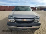 ✅ 2006 Chevrolet Silverado 2500HD Work Truck • VIN: 1GCHC23D46F266597 • Лот: 86115114. Опубликован ранее на Copart с пробегом 100 847 миль. Бесплатный доступ к архиву аукционных продаж из США и подробный отчёт об истории автомобиля на DreamBid. Изображение 5.