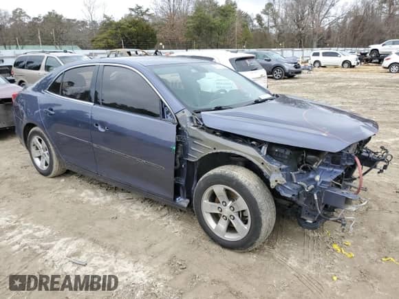 2015 Chevrolet Malibu LS z VIN 1G11B5SL0FF127865, wystawiony jako Copart lot #40001924 z przebiegiem 109 316 mil mil oraz . Historia ofert i sprzedaży dostępna na DreamBid. Obrazek 4.