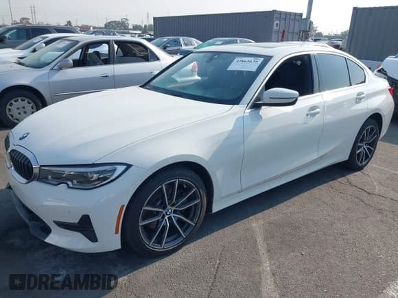 ✅ 2019 BMW 3 Series 330i • VIN: 3MW5R1J53K8A04089 • Lot: 42865639. Wystawiony na IAAI z przebiegiem 79 083 mil. Bezpłatny archiwum sprzedaży aukcyjnych z USA i szczegółowy raport historii pojazdu na DreamBid. Zdjęcie 2.
