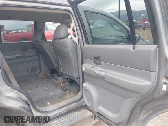 ✅ 2005 Dodge Durango SXT • VIN: 1D4HB38N55F575894 • Лот: 42257542. Опубликован ранее на IAAI с пробегом 260 069 миль. Бесплатный доступ к архиву аукционных продаж из США и подробный отчёт об истории автомобиля на DreamBid. Изображение 8.