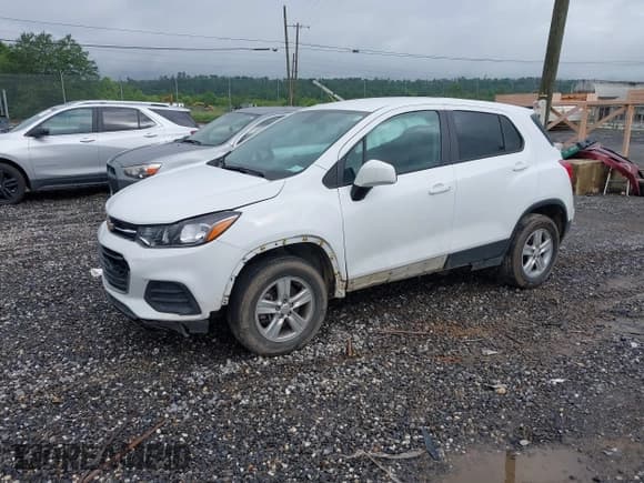 ✅ 2022 Chevrolet Trax LS • VIN: KL7CJNSM2NB513931 • Lot: 42493371. Listed on IAAI with 42,498 mi. Free auction sales archive from the USA and detailed vehicle history report at DreamBid. Image 18.