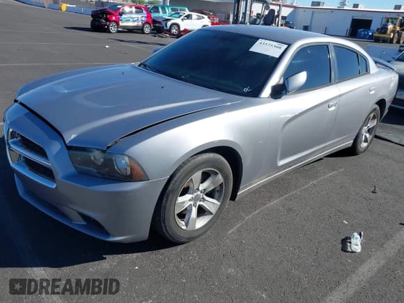 ✅ 2013 Dodge Charger SE • VIN: 2C3CDXBG5DH706505 • Lot: 43575308. Wystawiony na IAAI z przebiegiem 155 254 mil. Bezpłatny archiwum sprzedaży aukcyjnych z USA i szczegółowy raport historii pojazdu na DreamBid. Zdjęcie 2.