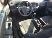 ✅ 2010 Hyundai Accent GS • VIN: KMHCM3AC1AU166903 • Лот: 57258755. Опубликован ранее на Copart с пробегом 138 275 миль. Бесплатный доступ к архиву аукционных продаж из США и подробный отчёт об истории автомобиля на DreamBid. Изображение 8.