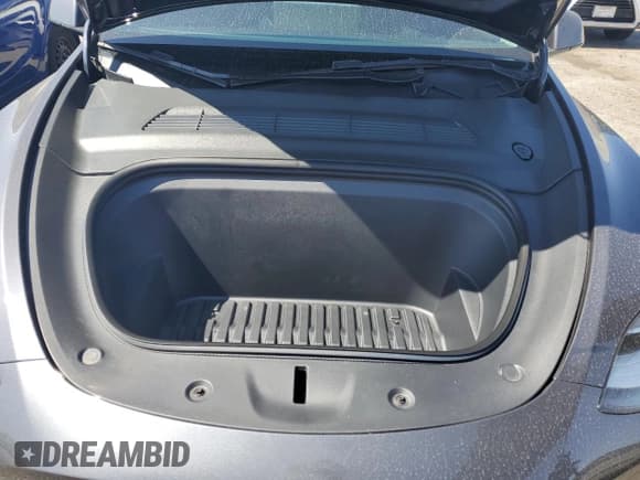 ✅ 2022 Tesla Model Y Long Range • VIN: 7SAYGDEE3NF507044 • Lot: 57560425. Wystawiony na Copart z przebiegiem 46 853 mil. Bezpłatny archiwum sprzedaży aukcyjnych z USA i szczegółowy raport historii pojazdu na DreamBid. Zdjęcie 12.