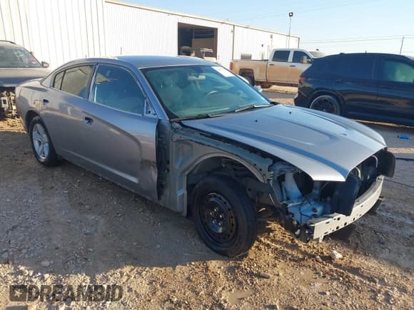 ✅ 2013 Dodge Charger SE • VIN: 2C3CDXBG6DH701961 • Lot: 43355152. Listed on IAAI with 113,746 mi. Free auction sales archive from the USA and detailed vehicle history report at DreamBid. Image 1.