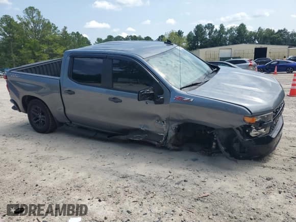 ✅ 2021 Chevrolet Silverado 1500 Custom Trail Boss • VIN: 3GCPYCEFXMG113865 • Lot: 65203304. Wystawiony na Copart z przebiegiem 54 462 mil. Bezpłatny archiwum sprzedaży aukcyjnych z USA i szczegółowy raport historii pojazdu na DreamBid. Zdjęcie 4.