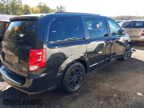 2019 Dodge Grand Caravan GT z VIN 2C4RDGEG6KR744785, wystawiony jako IAAI lot #43467171 z przebiegiem 96 644 mil mil oraz . Historia ofert i sprzedaży dostępna na DreamBid. Obrazek 4.