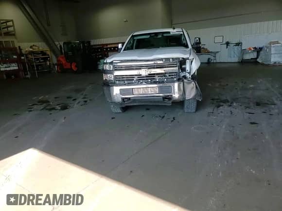 2015 Chevrolet Silverado 2500HD LT z VIN 1GC1KVEG2FF576552, wystawiony jako Copart lot #84027335 z przebiegiem 203 662 mil mil oraz Szkoda całkowita • Salvage title. Historia ofert i sprzedaży dostępna na DreamBid. Obrazek 13.