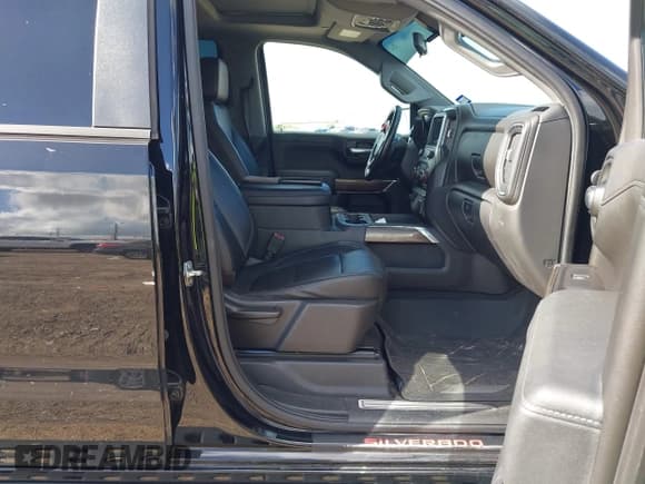 ✅ 2019 Chevrolet Silverado 1500 LT Trail Boss • VIN: 3GCPYFED6KG214687 • Лот: 42617025. Опубликован ранее на IAAI с пробегом 96 723 миль. Бесплатный доступ к архиву аукционных продаж из США и подробный отчёт об истории автомобиля на DreamBid. Изображение 5.