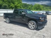 ✅ 2019 Chevrolet Silverado 1500 Custom • VIN: 2GCVKMEC4K1164224 • Lot: 59014405. Wystawiony na Copart z przebiegiem 62 794 mil. Bezpłatny archiwum sprzedaży aukcyjnych z USA i szczegółowy raport historii pojazdu na DreamBid. Zdjęcie 4.