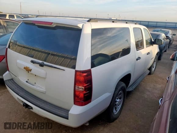 ✅ 2014 Chevrolet Suburban • VIN: 1GNSC5E06ER138660 • Lot: 86876575. Wystawiony na Copart z przebiegiem 159 523 mil. Bezpłatny archiwum sprzedaży aukcyjnych z USA i szczegółowy raport historii pojazdu na DreamBid. Zdjęcie 3.