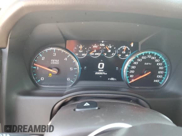 ✅ 2018 Chevrolet Suburban Premier • VIN: 1GNSCJKC1JR141404 • Lot: 54263705. Wystawiony na Copart z przebiegiem 200 571 mil. Bezpłatny archiwum sprzedaży aukcyjnych z USA i szczegółowy raport historii pojazdu na DreamBid. Zdjęcie 9.