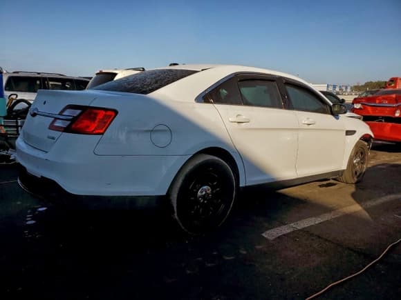 ✅ 2017 Ford Police Interceptor • VIN: 1FAHP2MK6HG129553 • Лот: 94132405. Опубликован ранее на Copart с пробегом 134 479 миль. Бесплатный доступ к архиву аукционных продаж из США и подробный отчёт об истории автомобиля на DreamBid. Изображение 3.