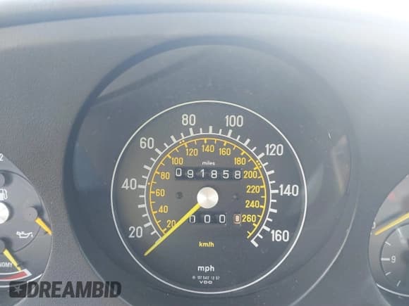 ✅ 1988 Mercedes-Benz 560 SL • VIN: WDBBA48D0JA088479 • Lot: 41272731. Listed on IAAI with 91,858 mi. Free auction sales archive from the USA and detailed vehicle history report at DreamBid. Image 15.