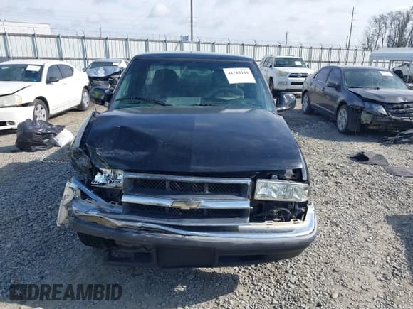 ✅ 2000 Chevrolet S-10 LS • VIN: 1GCCS1954Y8223876 • Лот: 41782118. Опубликован ранее на IAAI с пробегом 237 060 миль. Бесплатный доступ к архиву аукционных продаж из США и подробный отчёт об истории автомобиля на DreamBid. Изображение 12.