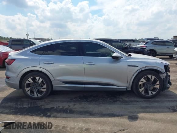 ✅ 2021 Audi e-tron Sportback Premium Plus • VIN: WA12AAGE2MB012913 • Lot: 43455155. Listed on IAAI with 30,663 mi. Free auction sales archive from the USA and detailed vehicle history report at DreamBid. Image 14.