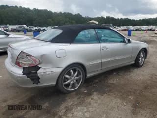 ✅ 2004 Mercedes-Benz CLK 320 • VIN: WDBTK65GX4T017827 • Lot: 71733924. Wystawiony na Copart z przebiegiem 139 585 mil. Bezpłatny archiwum sprzedaży aukcyjnych z USA i szczegółowy raport historii pojazdu na DreamBid. Zdjęcie 3.