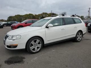 ✅ 2010 Volkswagen Passat Komfort • VIN: WVWXK7AN5AE032796 • Lot: 91505745. Listed on Copart with 104,858 mi. Free auction sales archive from the USA and detailed vehicle history report at DreamBid. Image 1.
