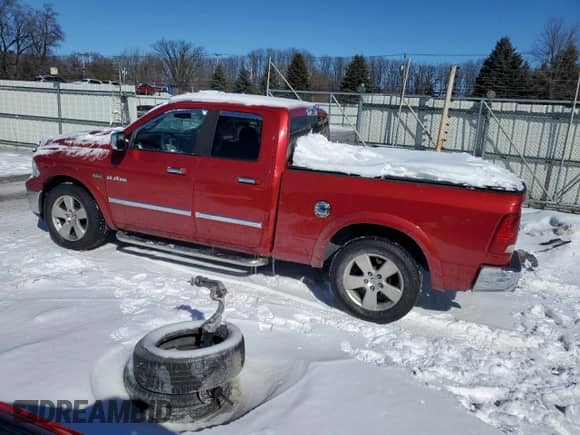 2010 Dodge 1500 Laramie z VIN 1D7RV1GT3AS225023, wystawiony jako Copart lot #45312535 z przebiegiem 62 962 mil mil oraz Szkoda całkowita • Salvage title. Historia ofert i sprzedaży dostępna na DreamBid. Obrazek 2.