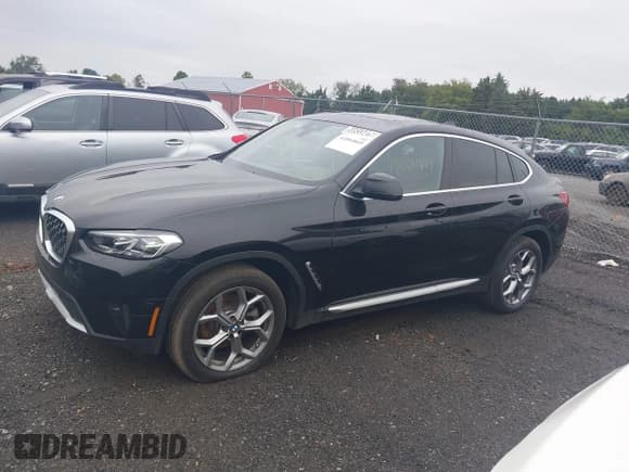 ✅ 2025 BMW X4 xDrive30i • VIN: 5UX33DT0XS9Z76047 • Lot: 43004849. Listed on IAAI with 2,038 mi. Free auction sales archive from the USA and detailed vehicle history report at DreamBid. Image 14.