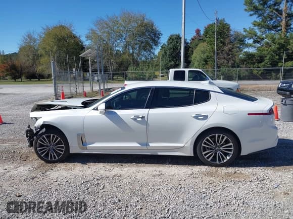 ✅ 2019 Kia Stinger • VIN: KNAE15LA4K6067735 • Лот: 43464465. Опубликован ранее на IAAI с пробегом 97 392 миль. Бесплатный доступ к архиву аукционных продаж из США и подробный отчёт об истории автомобиля на DreamBid. Изображение 14.