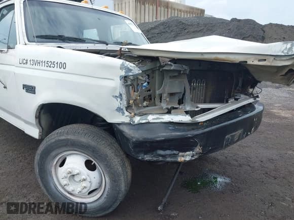 ✅ 1992 Ford F-350 • VIN: 2FTJW35MXNCA46841 • Lot: 41952778. Wystawiony na IAAI z przebiegiem 213 667 mil. Bezpłatny archiwum sprzedaży aukcyjnych z USA i szczegółowy raport historii pojazdu na DreamBid. Zdjęcie 6.