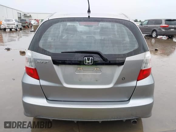 ✅ 2009 Honda Fit • VIN: JHMGE88209S016008 • Лот: 42472161. Опубликован ранее на IAAI с пробегом 85 555 миль. Бесплатный доступ к архиву аукционных продаж из США и подробный отчёт об истории автомобиля на DreamBid. Изображение 17.