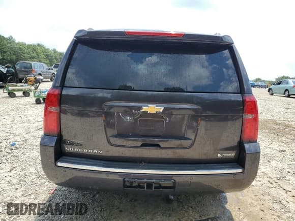 ✅ 2018 Chevrolet Suburban Premier • VIN: 1GNSCJKC3JR110302 • Лот: 69551615. Опубликован ранее на Copart с пробегом 181 416 миль. Бесплатный доступ к архиву аукционных продаж из США и подробный отчёт об истории автомобиля на DreamBid. Изображение 6.